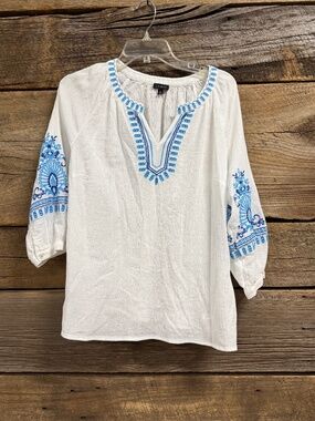 Talbots Crinkle Gauze Embroidered top, white with blue design, Small